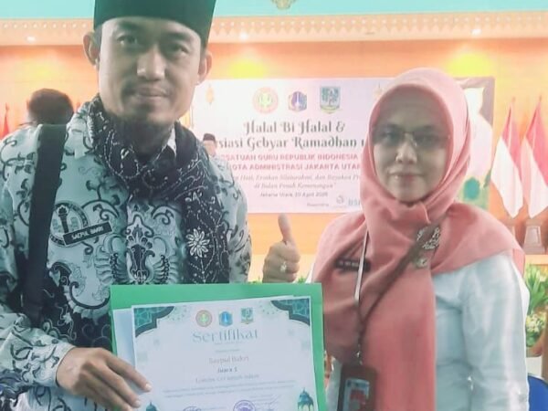 Bapak Saepul Bakri, M.Pd. Harumkan Nama SMKN 36 Jakarta sebagai Juara 1 Lomba Ceramah PGRI Jakarta Utara