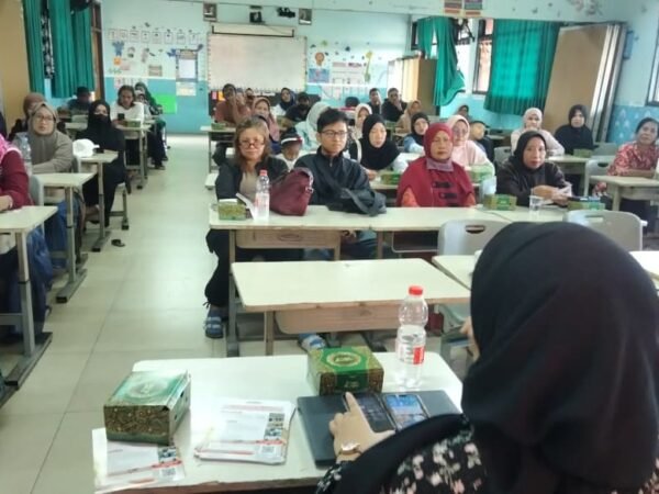 Kegiatan Parenting bagi Orang Tua/Wali Murid Kelas XII